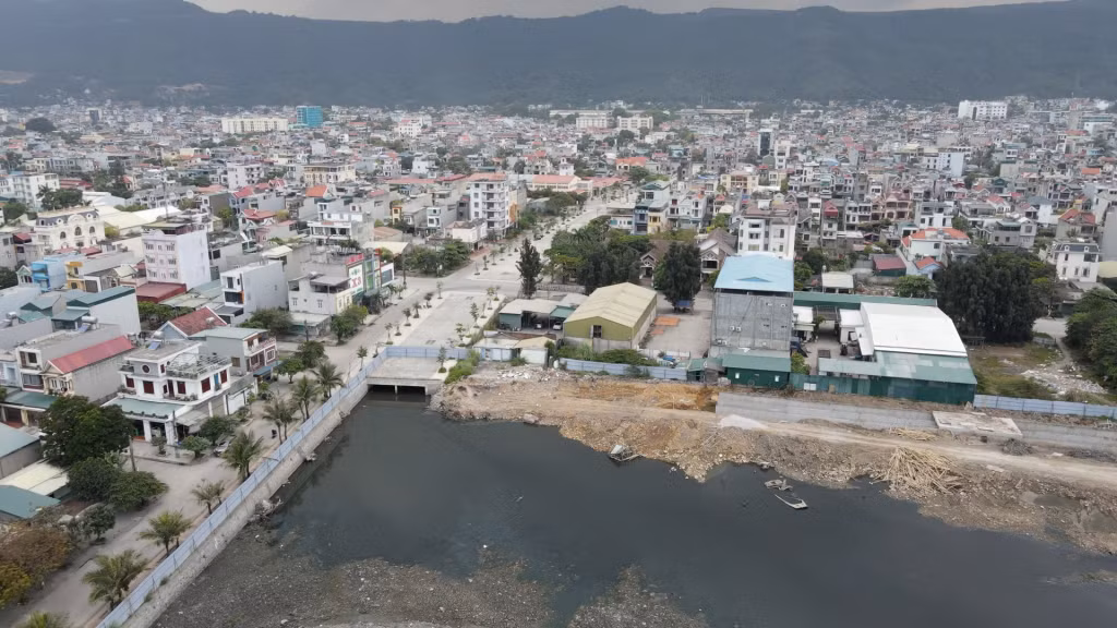 Nước thải không qua xử lý, xả trực tiếp ra biển tại TP Cẩm Phả.