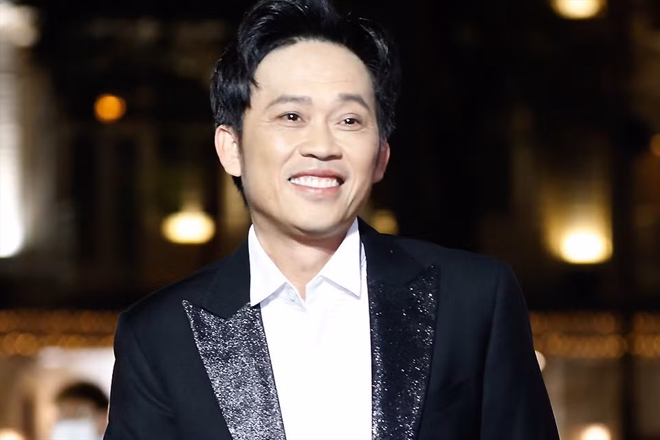 Nghệ sĩ Hoài Linh gặp nhiều tranh luận khi trở lại. Ảnh: CTCC