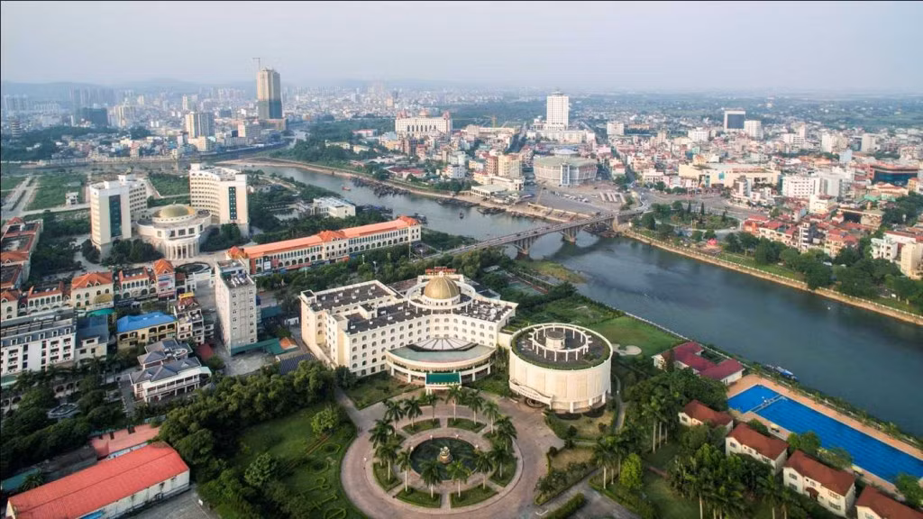 Một góc đô thị Móng Cái nhìn từ trên cao.