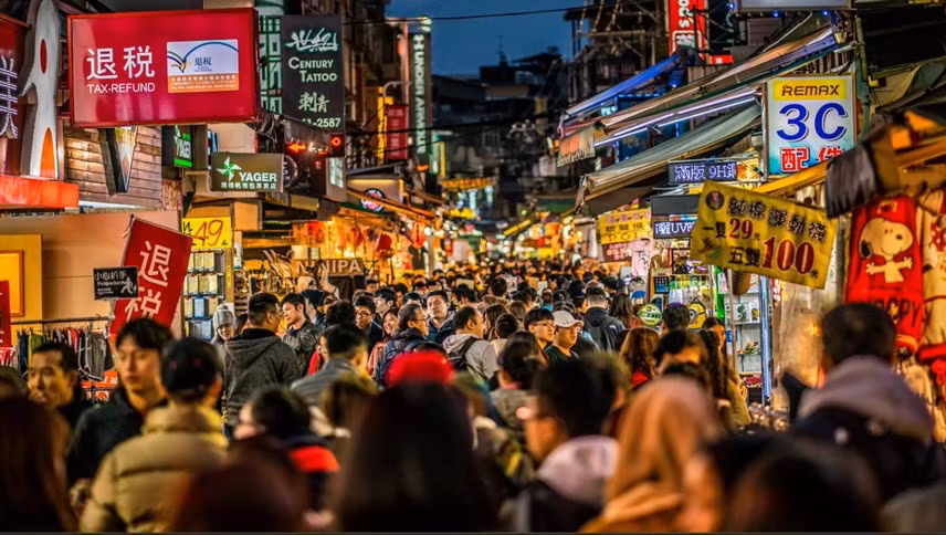 Khu chợ đêm ở Trung Quốc. Ảnh: Thrillist.