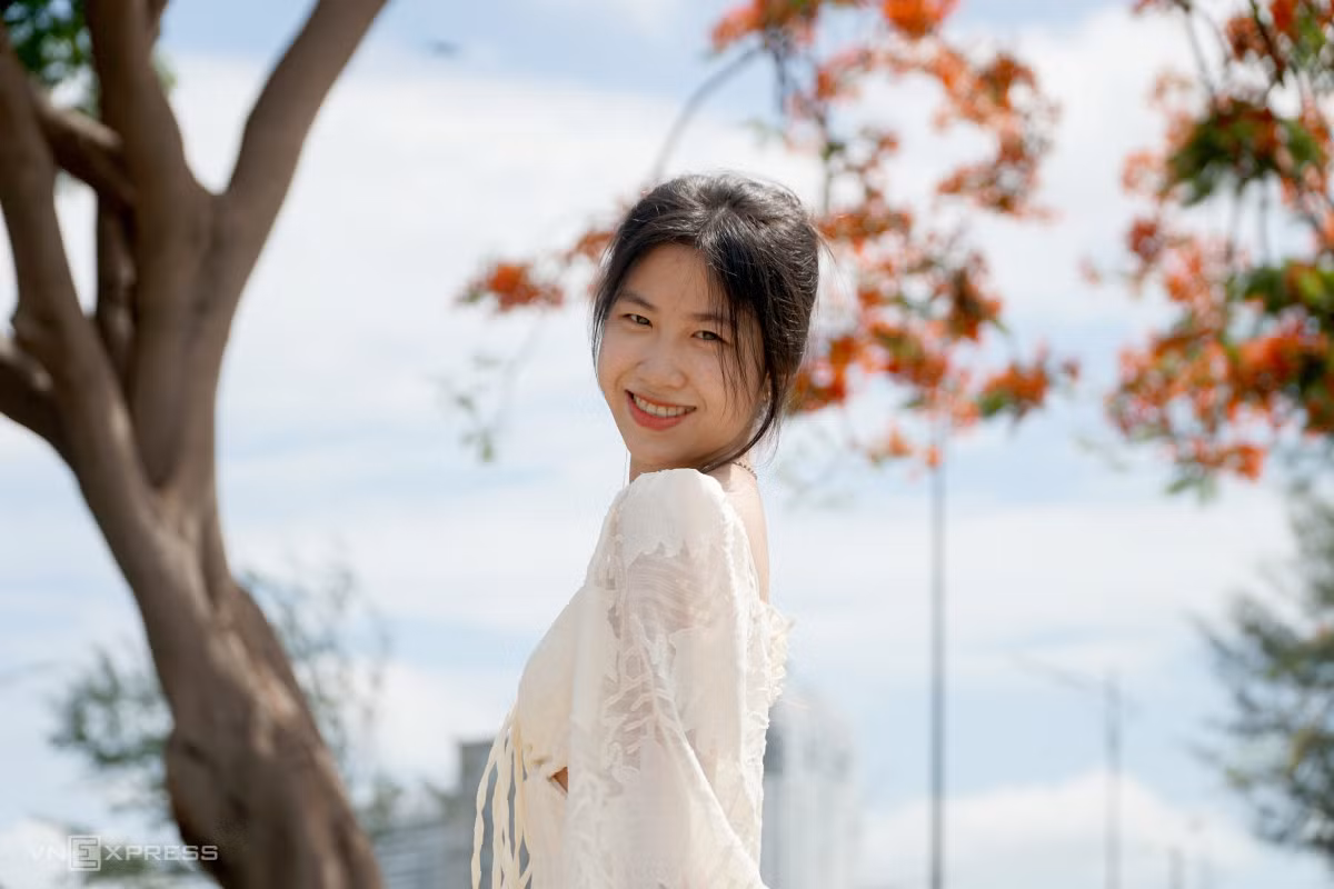 Cây phượng 'nửa lá nửa hoa' ảnh 6
