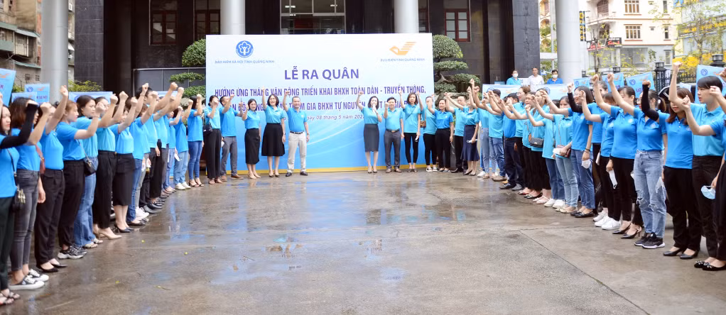 BHXH tỉnh và Bưu điện tỉnh tổ chức lễ ra quân hưởng ứng Tháng BHXH vận động, triển khai BHXH toàn dân.