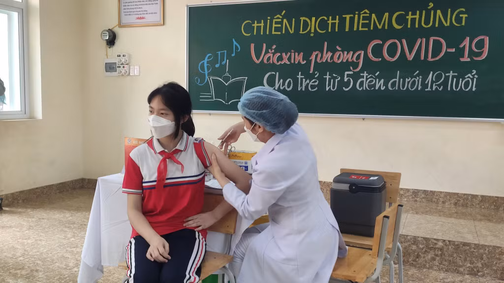 Quảng Ninh là địa phương đầu tiên trong cả nước triển khai tiêm chủng vắc-xin phòng Covid-19 cho trẻ em từ 5 đến dưới 12 tuổi.