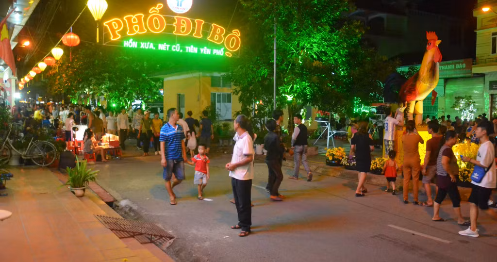  Phố cổ đã được bảo tồn gìn giữ và tái hiện sinh động qua hoạt động của phố đi bộ Tiên Yên.