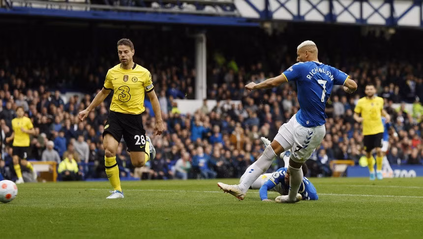 Pickford giúp chủ nhà bảo toàn chiến thắng. Ảnh: Reuters.