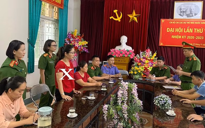 Cơ quan Cảnh sát điều tra thi hành quyết định khởi tố vụ án, khởi tố bị can và lệnh bắt tạm giam các cán bộ vi phạm.