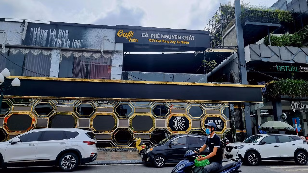 Bar Playhouse, nơi công an vừa đột kích