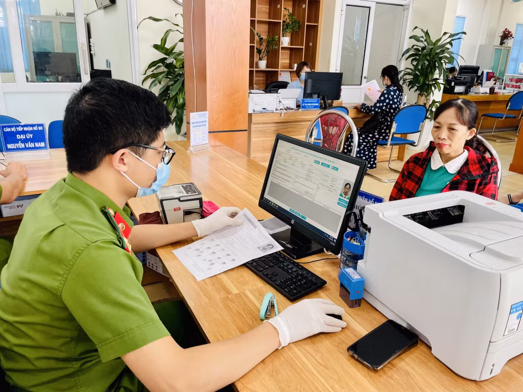Cập nhật thông tin vào CCCD gắn chip cho công dân.