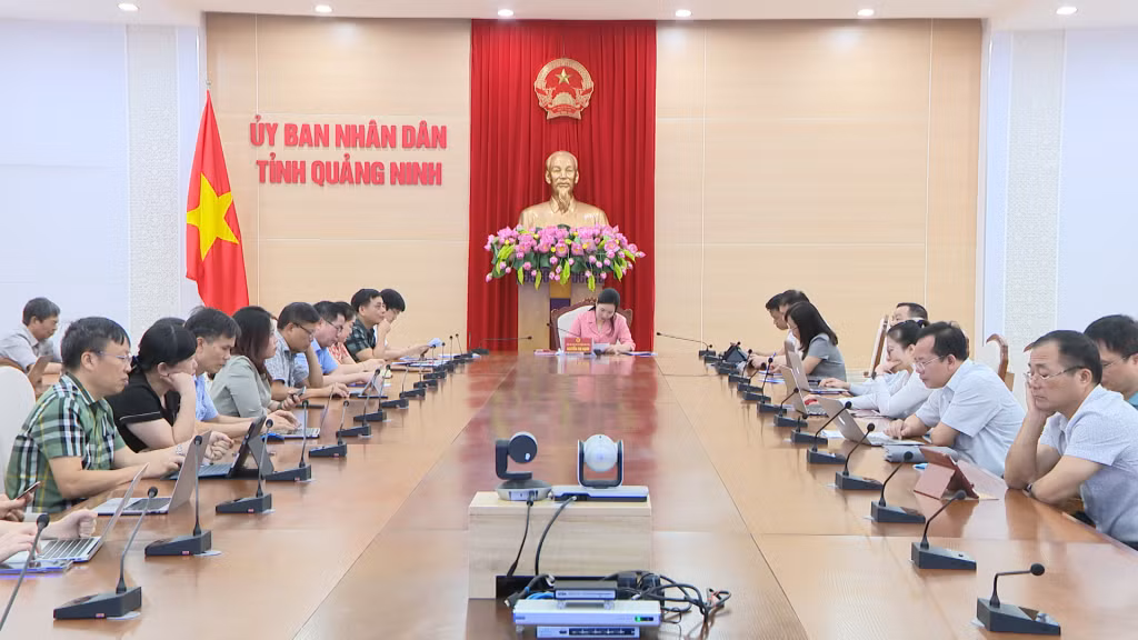 Quang cảnh hội nghị tại đầu cầu Quảng Ninh.