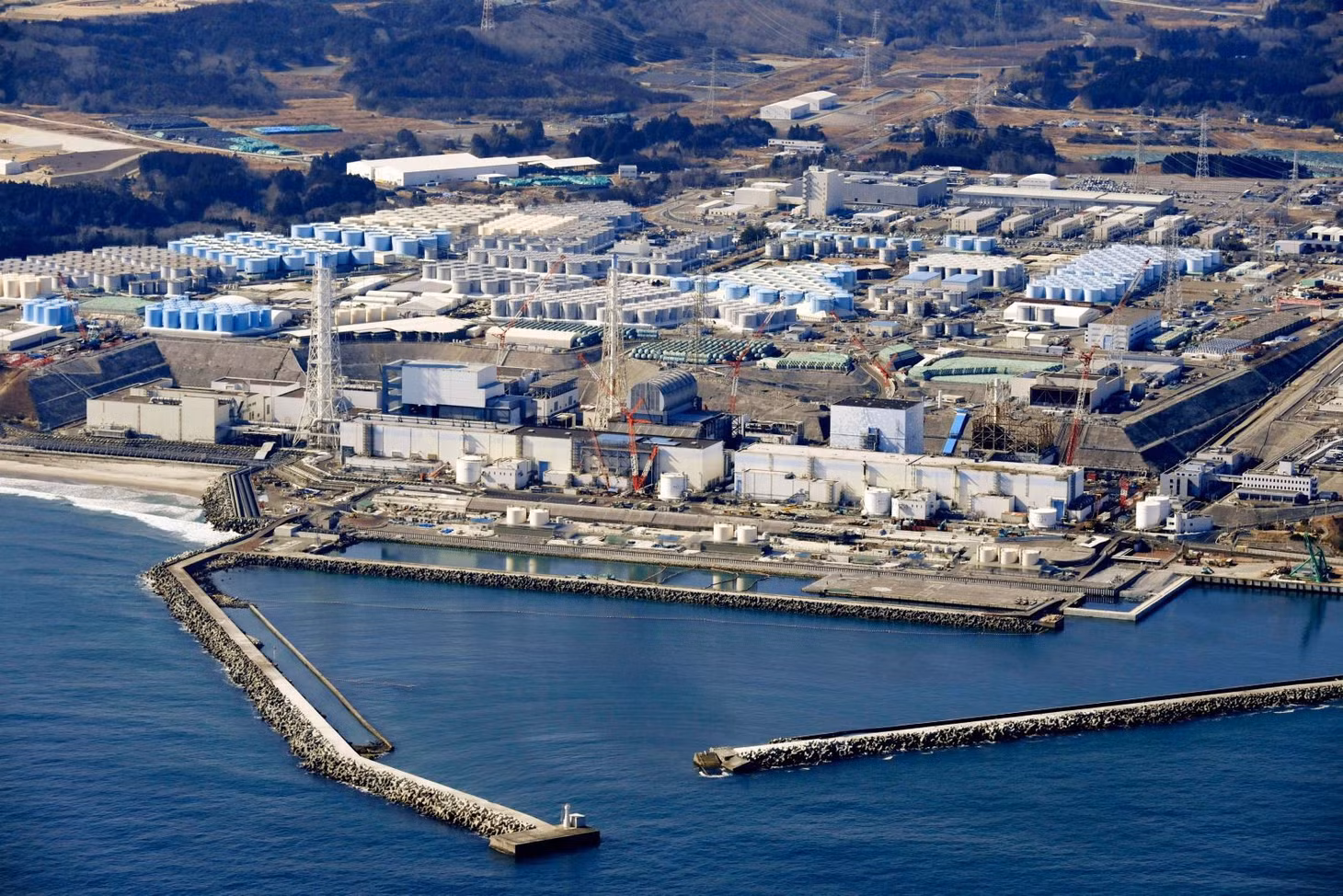 Nhà máy điện hạt nhân Fukushima Daiichi ở thị trấn Okuma, tỉnh Fukushima năm 2021. Ảnh: Kyodo