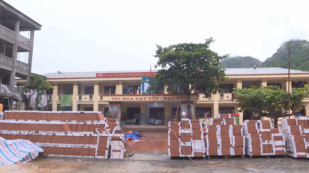 Trường TH&amp;THCS Vũ Oai (TP Hạ Long) được đầu tư xây mới nhiều hạng mục trong năm 2022.