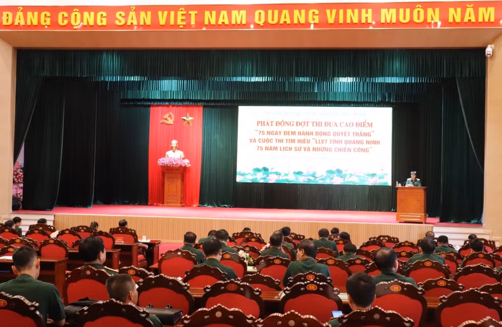 Quang cảnh lễ phát động.