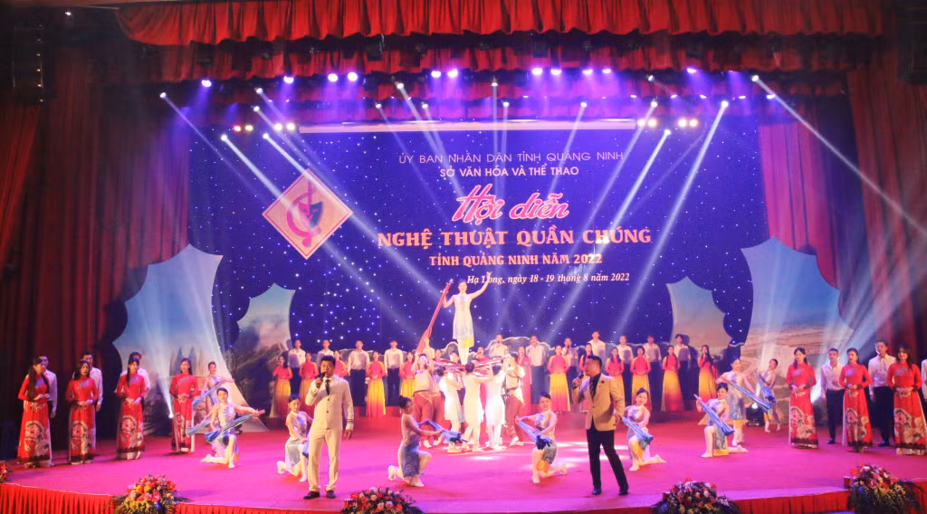 Tiết mục dự thi của đoàn nghệ thuật quần chúng TP Hạ Long.