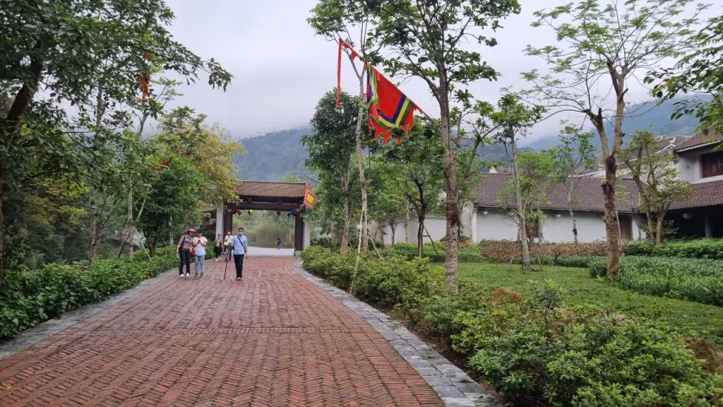 Không gian rộng rãi, thoáng đãng của Trung tâm Văn hóa Trúc Lâm Yên Tử.