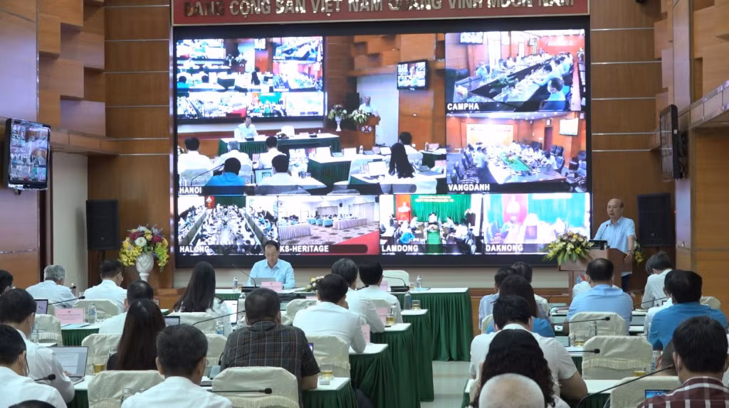 Quang cảnh hội nghị trực tuyến sơ kết công tác 6 tháng đầu năm 2021 của Tập đoàn Công nghiệp Than - Khoáng sản Việt Nam