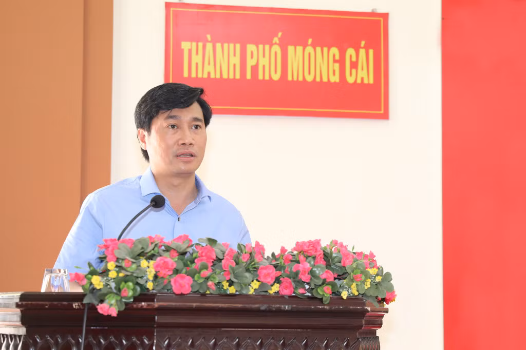 Chủ tịch UBND tỉnh phát biểu tại buổi tiếp xúc cử tri TP Móng Cái