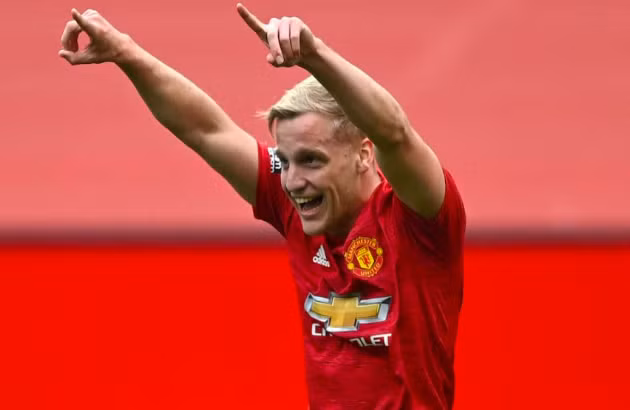 Van de Beek cần phải cố gắng hơn nếu không muốn chia tay Quỷ đỏ.