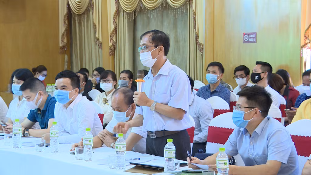 NHNN Chi nhánh Quảng Ninh tổ chức hội nghị tháo gỡ khó khăn đối với các hộ kinh doanh tàu du lịch trên Vịnh Hạ Long, tháng 6/2021. Ảnh: Nguyễn Thơm