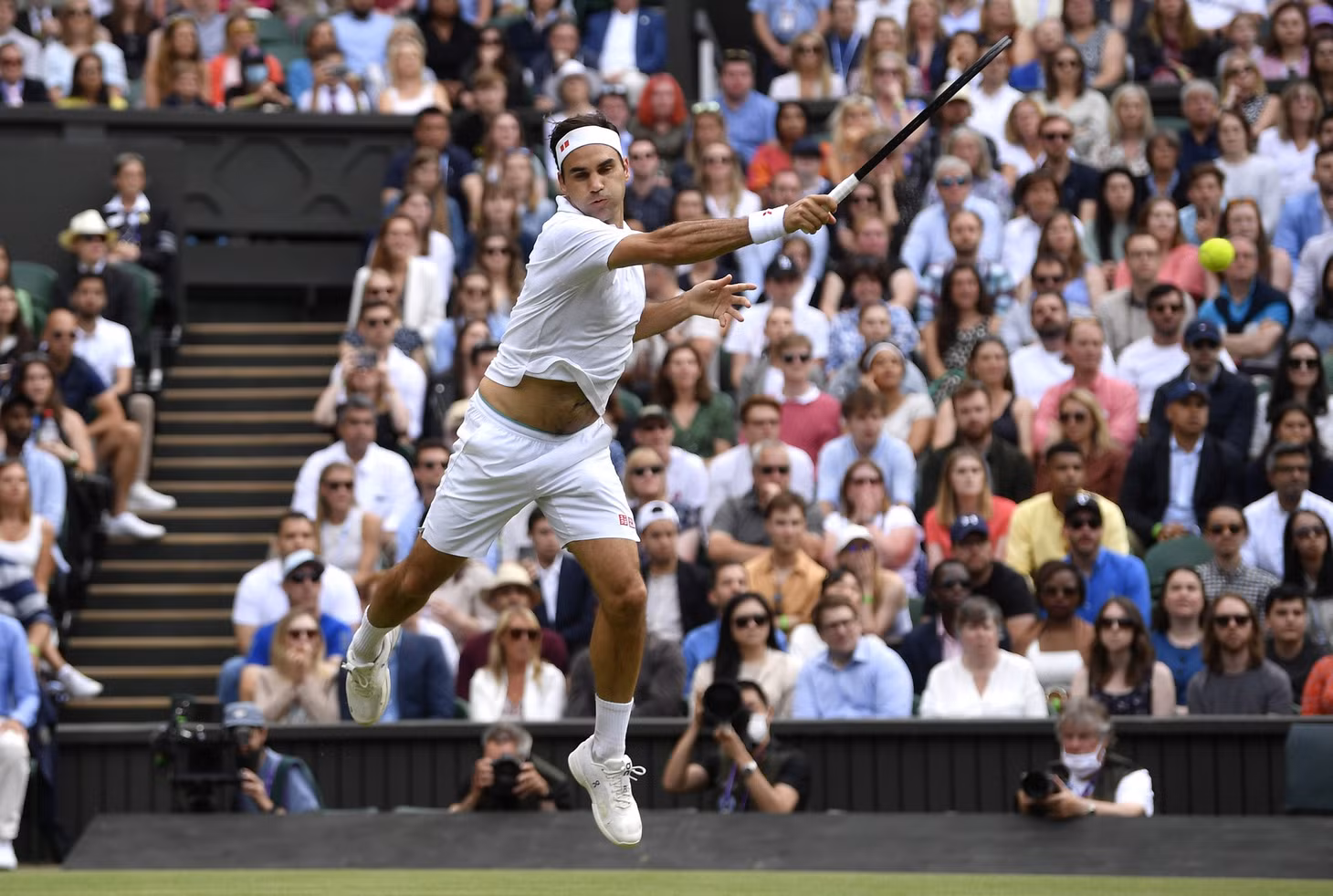 Federer vao vong 4 Wimbledon anh 1