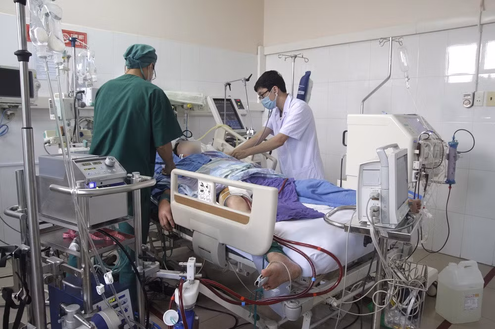 Bệnh nhân được điều trị bằng kỹ thuật cao – tim phổi nhân tạo ECMO