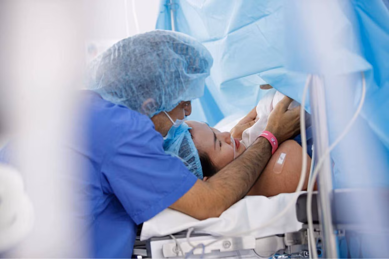 Võ Hạ Trâm sinh con đầu lòng cho chồng Ấn Độ ảnh 2 Võ Hạ Trâm sinh con đầu lòng cho chồng Ấn Độ ảnh 2