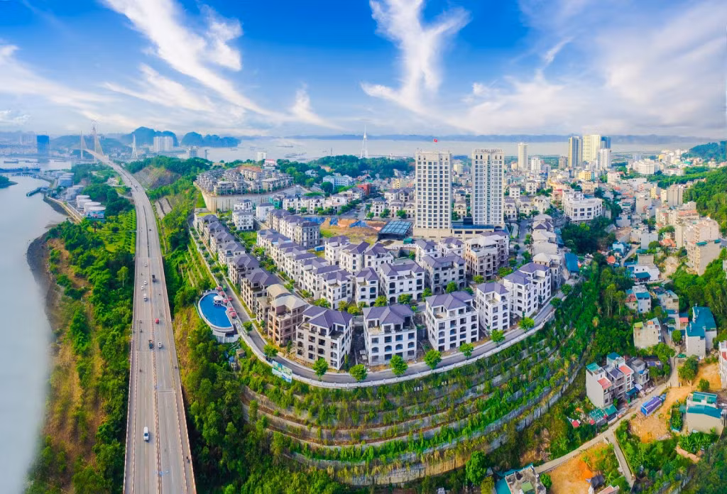 Biệt thự Beverly Hills Hạ Long trên ngọn đồi Hải Quân - Thiên đường sống trọn vẹn của giới thượng lưu.