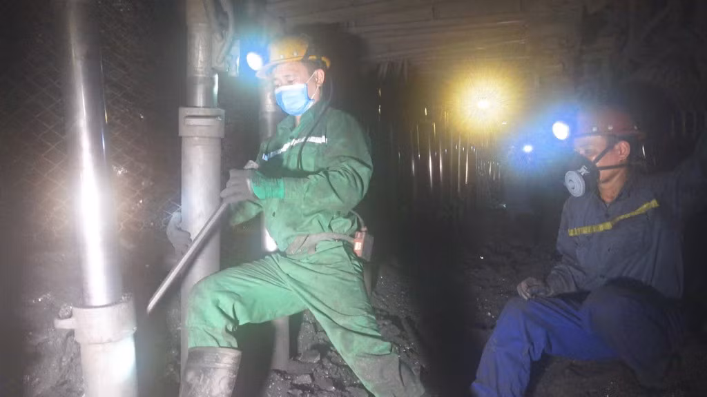 &nbsp;“Lao động hăng say, tình yêu sẽ đến”.