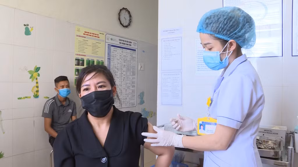 Việc tiêm chủng đợt 1 cho nhân viên trong ngành du lịch hoàn thành vào ngày 20/7. Ảnh: Nguyễn Thơm
