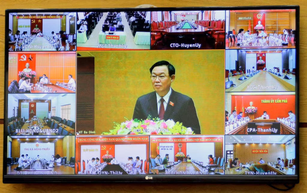 Hội nghị được truyền trực tuyến tới 13 điểm cầu các huyện, thị xã, thành phố trên địa bàn tỉnh.