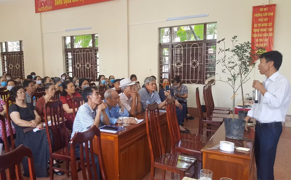 TP Cẩm Phả tổ chức tập huấn kỹ thuật trồng cây hoa hồng cho người dân phường Cẩm Bình.