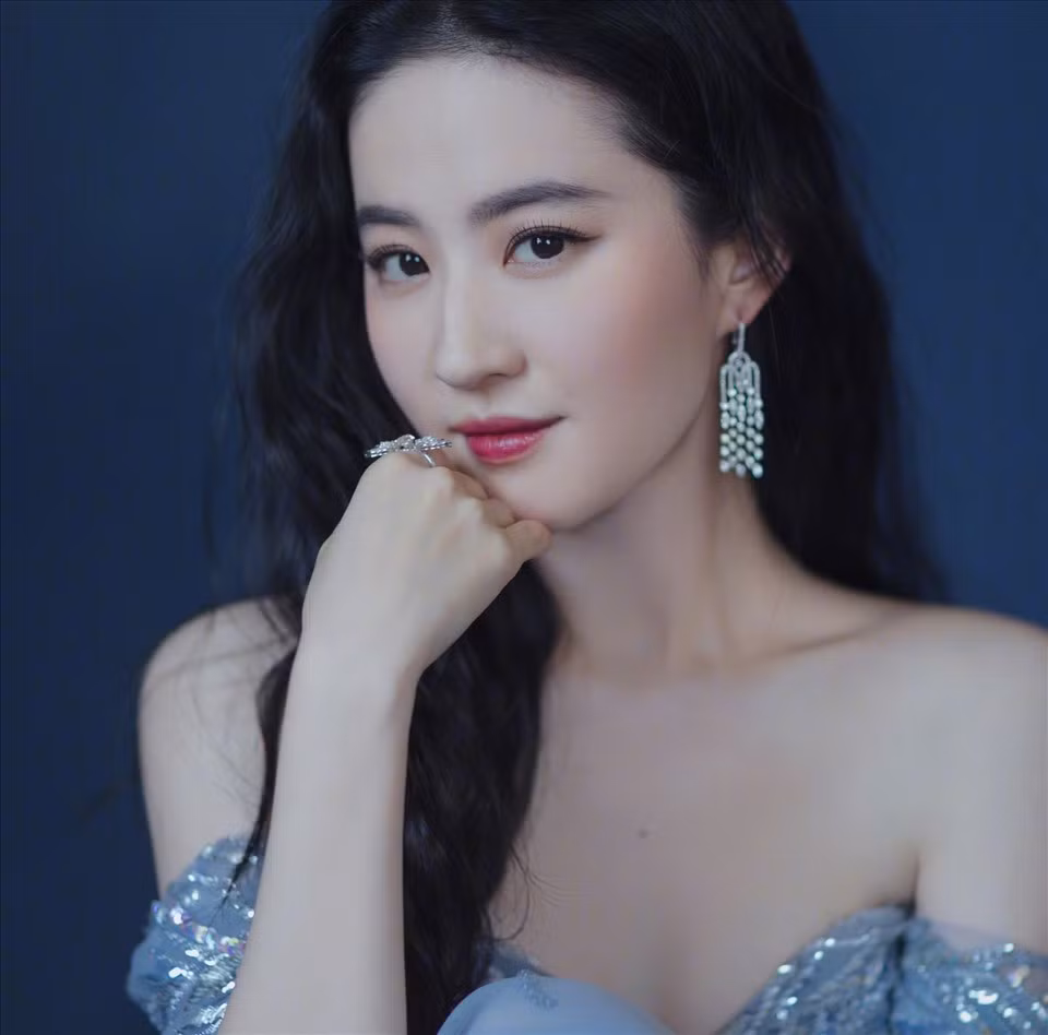 Lưu Diệc Phi trở lại thời kỳ đỉnh cao nhan sắc. Ảnh: Sina.