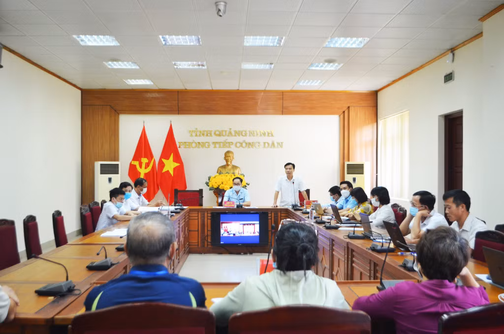 Lãnh đạo Sở Tài nguyên và Môi trường tham gia ý kiến tại buổi tiếp công dân định kỳ, tháng 6/2021.