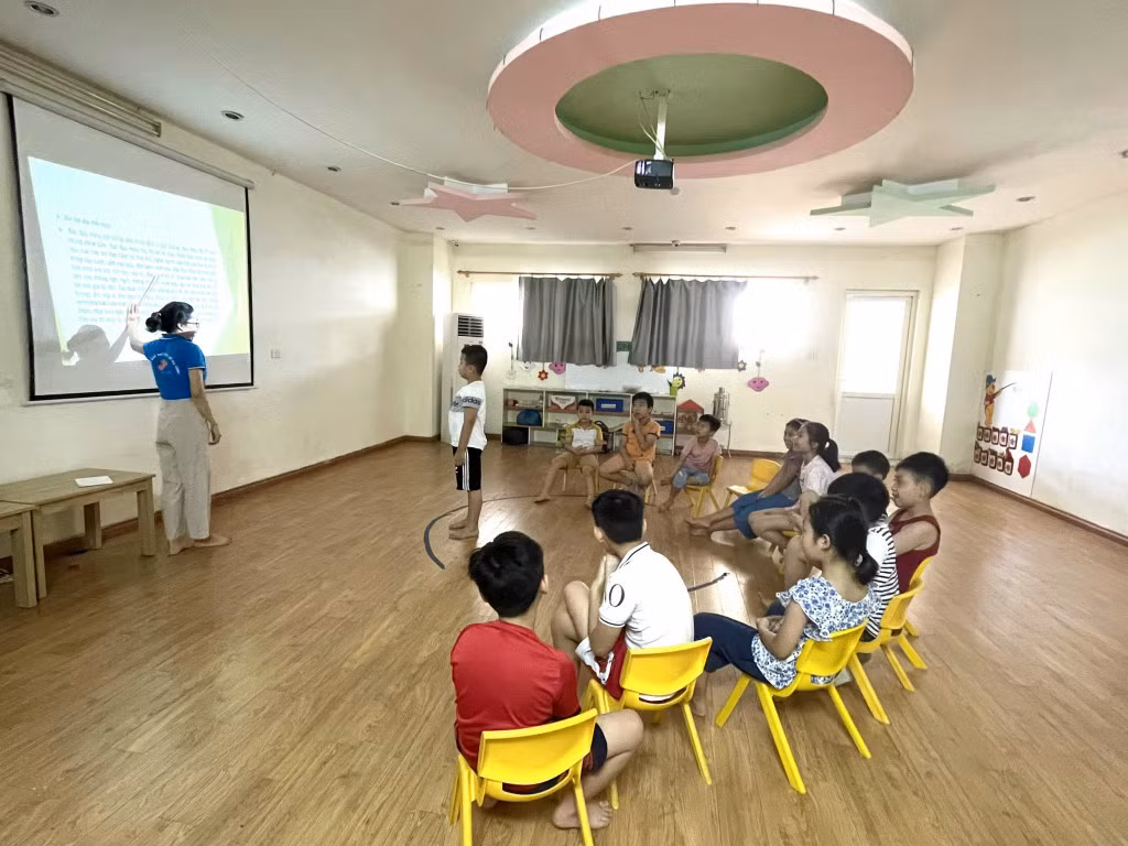 Một giờ học tập làm MC nhí tại trường Mầm non quốc tế Hạ Long