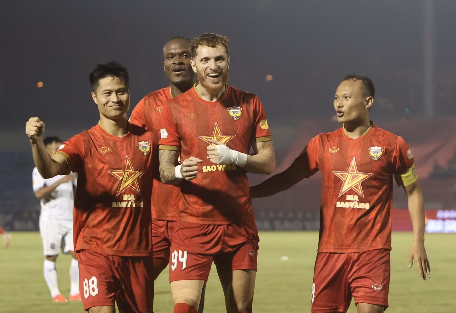 Niềm vui của các cầu thủ Hà Tĩnh - Ảnh: Xuân Thuỷ