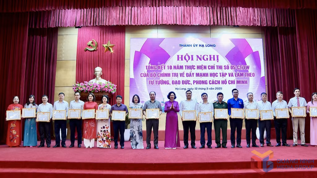 Hạ Long: Tổng kết 10 năm thực hiện Chỉ thị số 05-CT/TW và 5 năm thực hiện Kết luận số 01-KL/TW của Bộ Chính trị ảnh 1