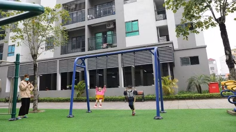 Khu vui chơi của trẻ em tại Dự án nhà ở xã hội CT08 Khu đô thị Mê Linh Central do HUD đầu tư.