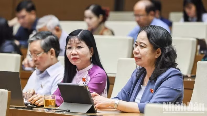 Các đại biểu Quốc hội tham dự phiên họp. (Ảnh: DUY LINH)