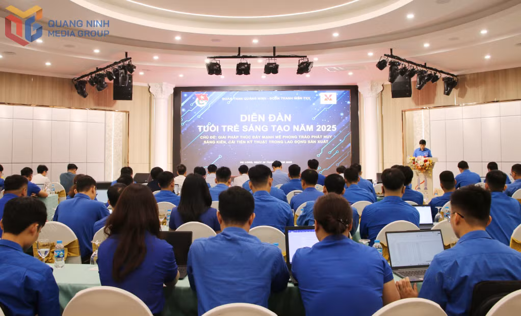 Quang cảnh diễn đàn 