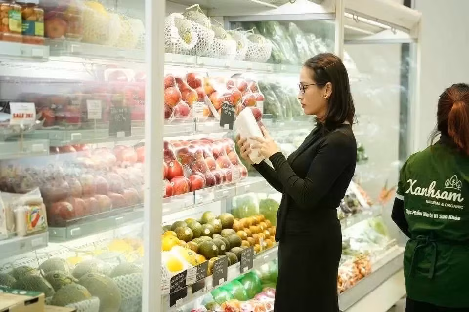 Người dùng ngày càng thích sử dụng sản phẩm hữu cơ nhờ xu hướng tiêu dùng ưu tiên an toàn và chất lượng. Ảnh: Nguyễn Thanh