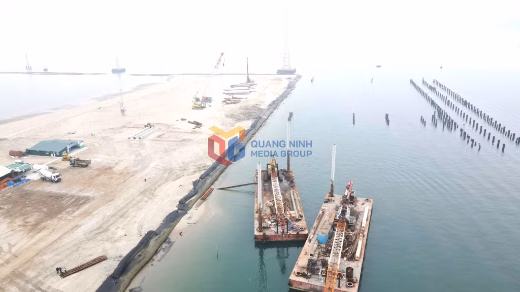 Cảng tổng hợp Vạn Ninh (TP Móng Cái) đang được triển khai thi công.