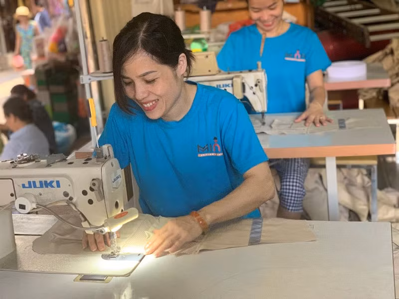 Đồng phục Mina - Safety.