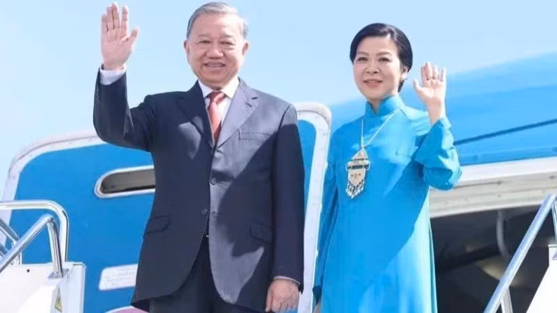 Tổng Bí thư Tô Lâm và Phu nhân rời Astana, lên đường thăm cấp Nhà nước tới Cộng hòa Azerbaijan. (Ảnh: TTXVN)