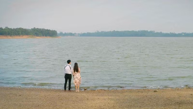 Cảnh trong phim “Cầu vồng ở phía chân trời”. (Ảnh: VFC)