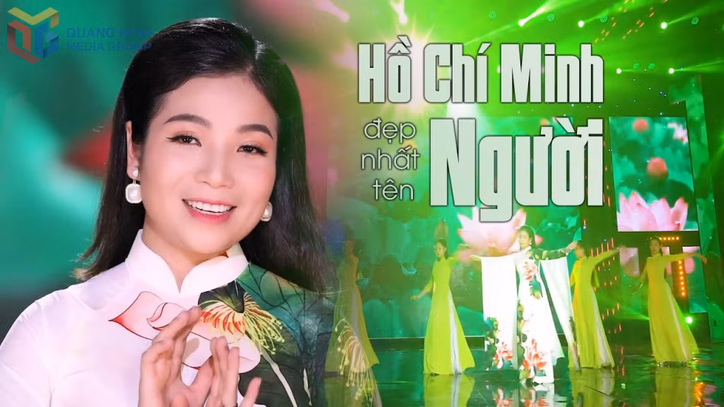 Hình ảnh ca sĩ Phạm Kim Thoa thể hiện ca khúc 
