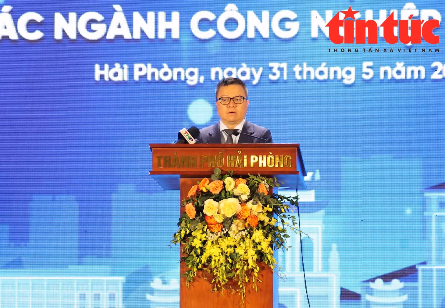 Đồng chí Lê Quốc Minh, Ủy viên Trung ương Đảng, Tổng Biên tập Báo Nhân Dân, Phó Trưởng Ban Tuyên giáo và Dân vận Trung ương, Chủ tịch Hội Nhà báo Việt Nam phát biểu tại Diễn đàn.