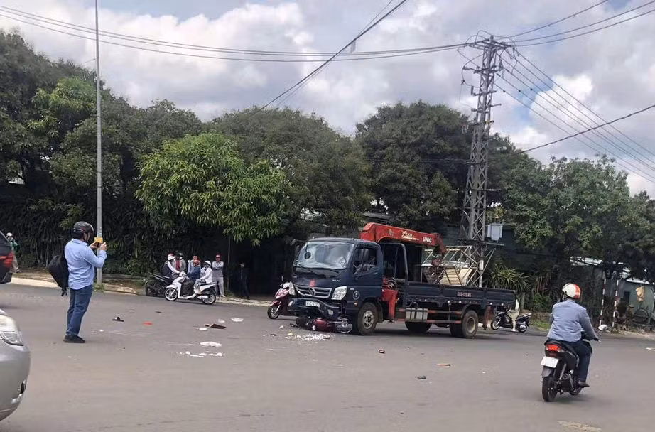 Hiện trường vụ TNGT khiến hai người phụ nữ thương vong. Ảnh: VN