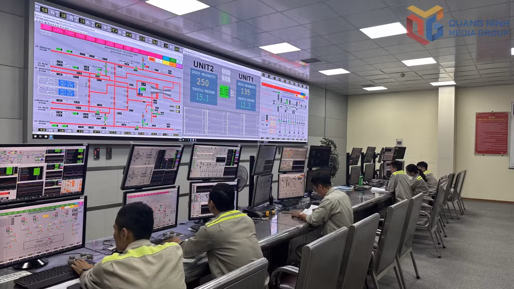 Công ty CP Nhiệt điện Cẩm Phả - TKV sử dụng than pha trộn để sản xuất điện.