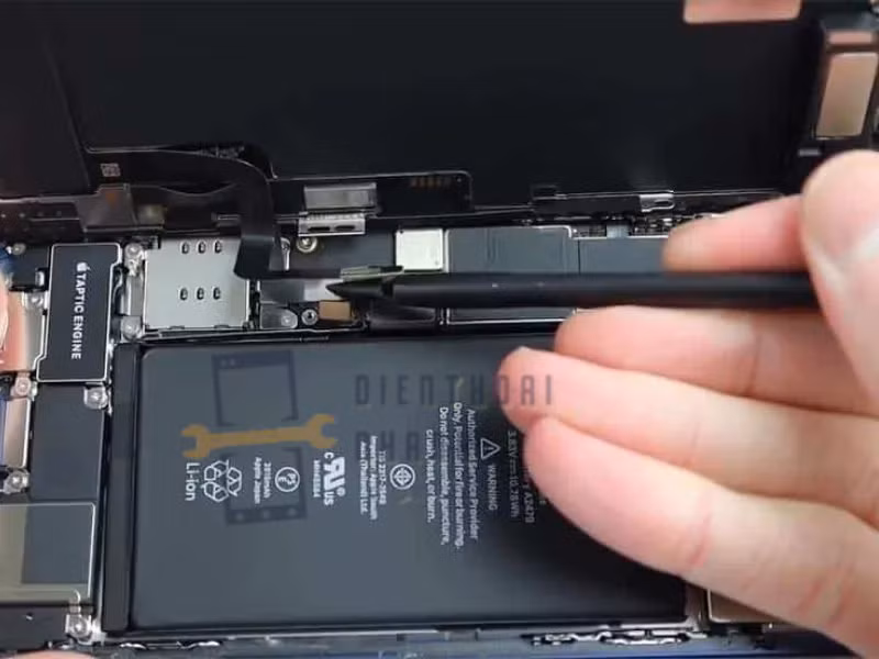 Điện Thoại Nhanh - Địa chỉ sửa điện thoại iPhone bị vô nước ảnh 2