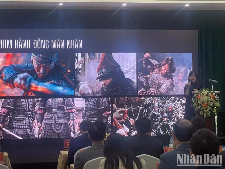 Tổng Giám đốc BHD Ngô Thị Bích Hạnh giới thiệu những ý tưởng đầu tiên tại buổi ra mắt dự án.
