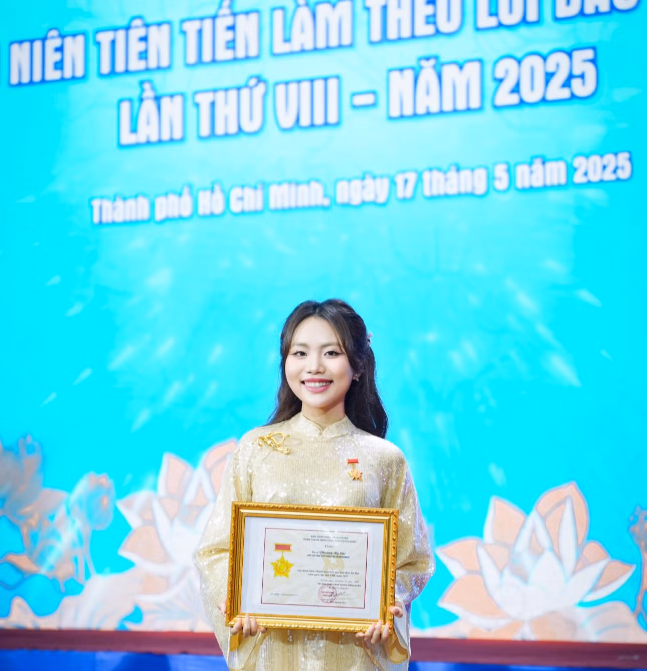 Phương Mỹ Chi dự Đại hội Thanh niên tiên tiến làm theo lời Bác lần thứ VIII năm 2025. Ảnh: FBNV